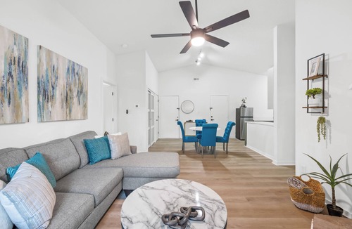 Lake Wylie Condo | Lake Wylie Third Floor Walk up Pet Friendly 2 Bedroom Condo