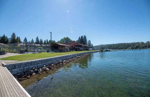 Hope Condo | Lakefront - 2 Bedroom