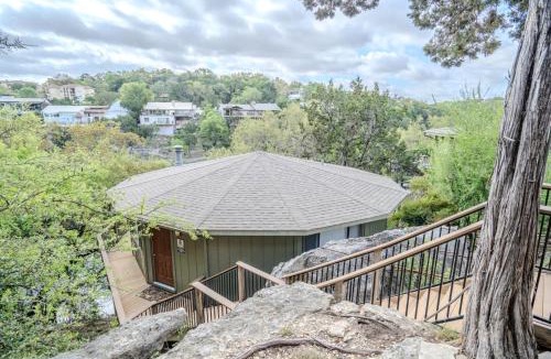 Lakeway House | Lakefront Bungalow - Community PoolHot Tub #6