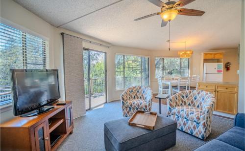 Lakeway House | Lakefront Bungalow - Community PoolHot Tub #6