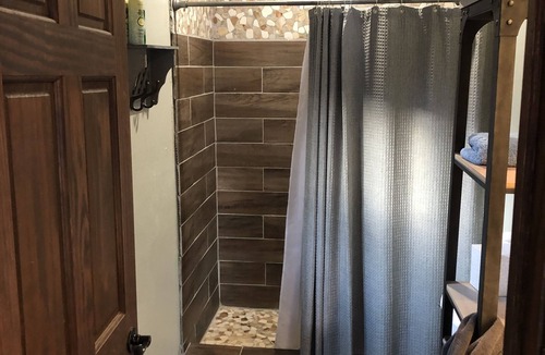 Orrin House | Lakefront get away & Waterfowl hunters paradise -dog friendly