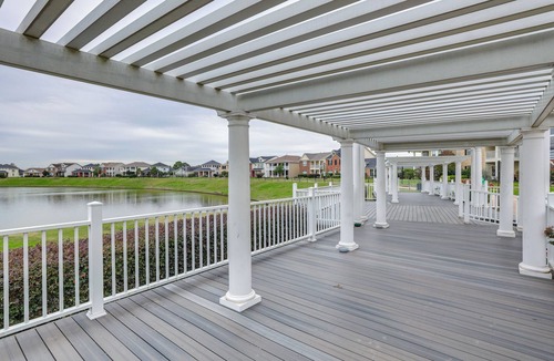 Lakeville House | Lakefront Home in Energy Corridor Area: Near 99!