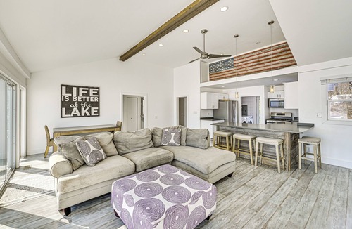 Sister Lakes House | Lakefront Home w/Boat Dock in Benton Harbor!