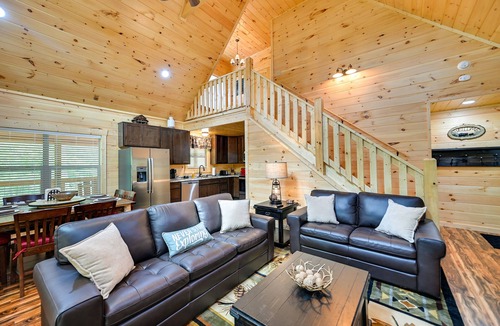 Primrose Cabin | Lakefront in Cliffview. 4BR, 3BTH- No Smoking/Pets. Fishing Dock, Game Rm.More