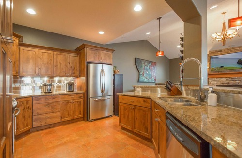 Loon Lake House | Lakefront Luxury on Deer Lake