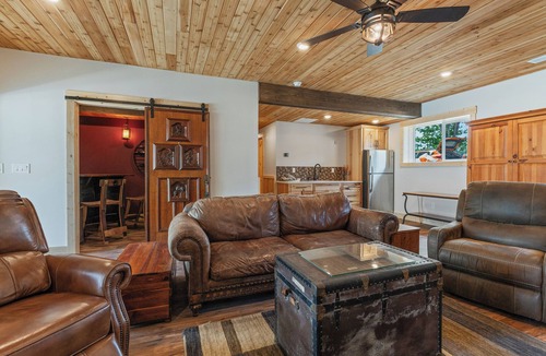 Coolin House | Lakefront Luxury on Priest Lake 4+Bd/4Bth Private Beach/Dock/Views, sleeps 12+