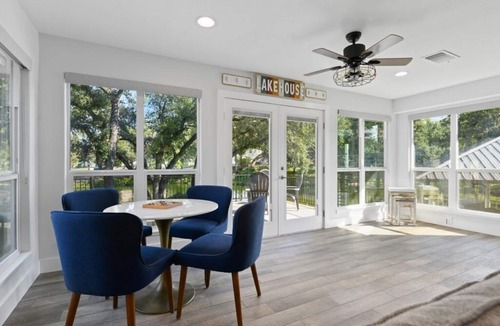 Kingsland House | Lakefront Luxury on quiet cove - Perfect to relax & play! Room for everyone
