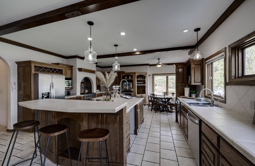 Hot Springs House | Lakefront Mansion! Enjoy Ping Pong, Pool, Shuffleboard, Kayaking, BBQ & Sunsets!