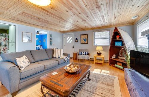 New London House | Lakefront New London Home: Dock, Fire Pit + Views!
