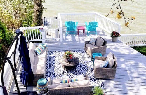 Mentor-on-the-Lake House | Lakefront Oasis Retreat Private Beach-Hot Tub-Pet Friendly-3 Bd/2 B-King Suite