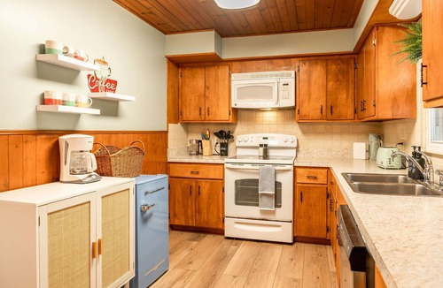 Crittenden House | Lakehouse: RELAX! Kayaks, Firepit, ARK!