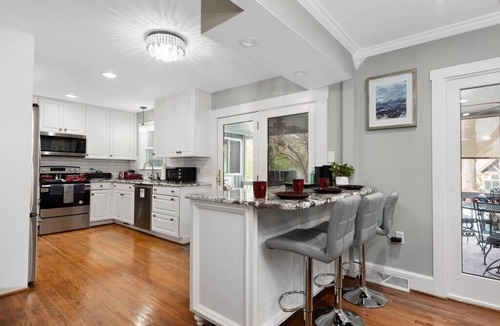 Mount Mourne Villa | "Lakeshore Landing"- Next to Lake Norman, Pool, Game Room, Pickleball, Putt Putt