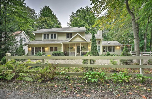 Lakeside Cottage | Lakeside Escape Steps to Lake Michigan Beach!