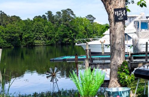 Eutawville Other | Lakeside Glamping Tent with Kayaks & Spacious Deck in Eutaw Springs, South Carolina