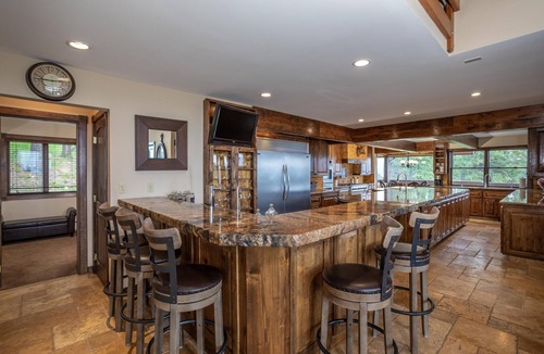 Lakeside House | Lakeside home w/private hot tub & indoor sauna w/stunning views - Lake Forest Retreat