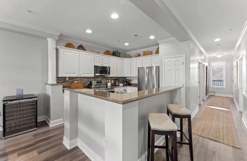 Mount Mourne Condo | Lakeside Loft |Luxury Penthouse - Restaurants, Community Pool, Massage, and More!