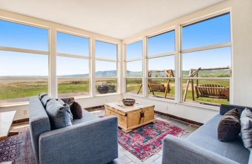 St. Charles House | Lakeside Oasis with Mountain Views