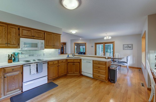 Battle Lake House | LAKESIDE PARADISE:6BR/12 Bed/3.5bath/Games/Swim/Bonfire/Arcade-Battle Lake 5min