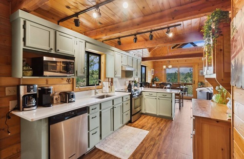 Eureka House | Lakeside Retreat in Eureka | 3 Bed, 2 Bath