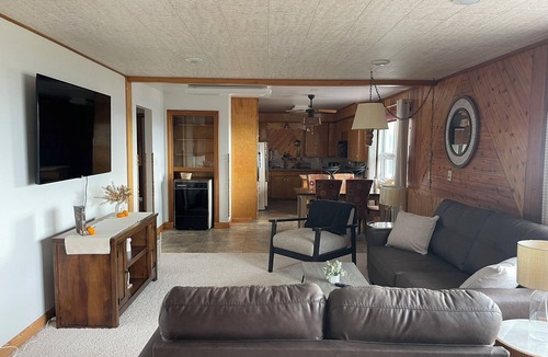 Devils Lake House | "Lakeview" 5 Bed-2 Bath Hovde Resort
