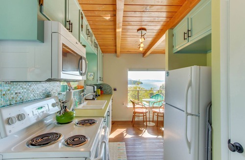 East Hope House | Lakeview Home with Private Hot Tub, Washer and Dryer, Cable, and Scenic Deck