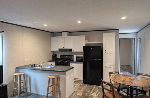Summerton House | Lakeview Retreat, 3-BR home 2nd row on Lake Marion Summerton/Santee White Oak 1