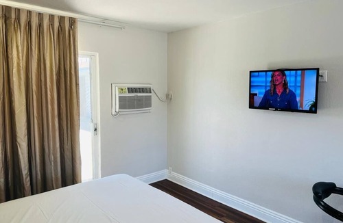 Alhambra Hotel | Lanai Motel