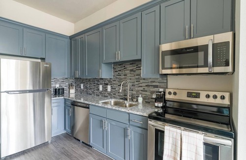 Nassau Bay Apartment | Landing | Amazing 1BD, Gym, Clubhouse
