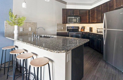 George Bush Park/Eldridge Apartment | Landing | Amazing 1BD, Gym, Pool