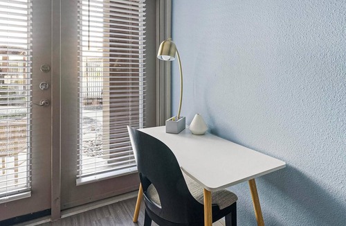 George Bush Park/Eldridge Apartment | Landing | Amazing 1BD, Gym, Pool