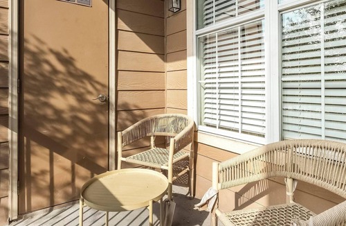 Barker Apartment | Landing | Amazing 2BD, Gym, Clubhouse