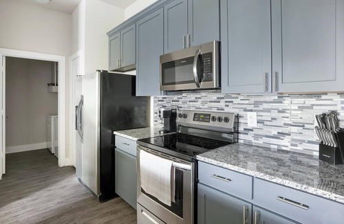 Nassau Bay Apartment | Landing | Amazing 2BD, Pool, Clubhouse