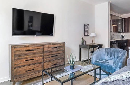 Woodland Heights Apartment | Landing | Amazing Studio, Yoga Studio, Gym