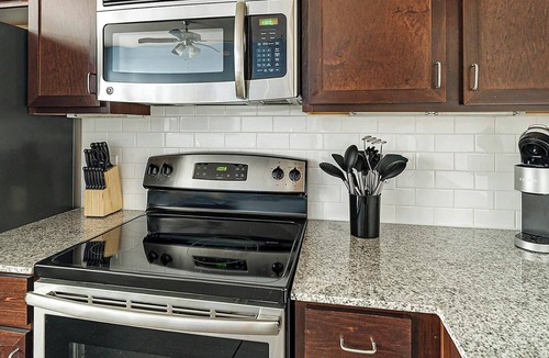 Washington Ave./ Memorial Park Apartment | Landing | Amazing Studio, Clubhouse, Gym