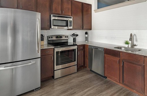 Washington Ave./ Memorial Park Apartment | Landing | Amazing Studio, Clubhouse, Gym
