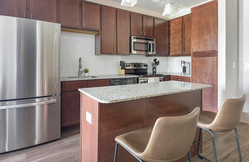 Washington Ave./ Memorial Park Apartment | Landing | Amazing Studio, Gym, Clubhouse