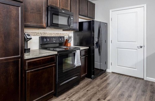 Northwest Columbus Apartment | Landing at Berkley House - 2 Bedrooms in Downtown Columbus