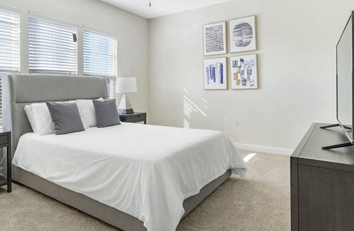Clayton Apartment | Landing at The Pines at Glen Laurel - 2 Bedrooms in Downtown Clayton