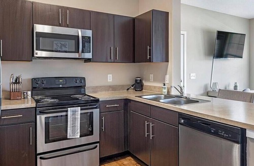 Columbus Apartment | Landing at The View at Polaris - 1 Bedroom in Far North