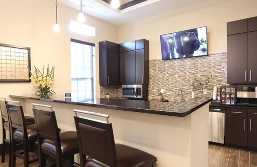 Columbus Apartment | Landing at The View at Polaris - 1 Bedroom in Far North