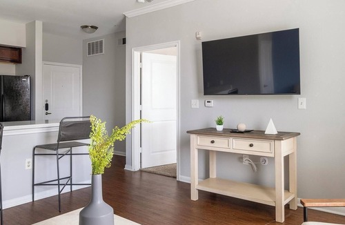 Atascocita Apartment | Landing | Beautiful 1BD, Clubhouse, Gym