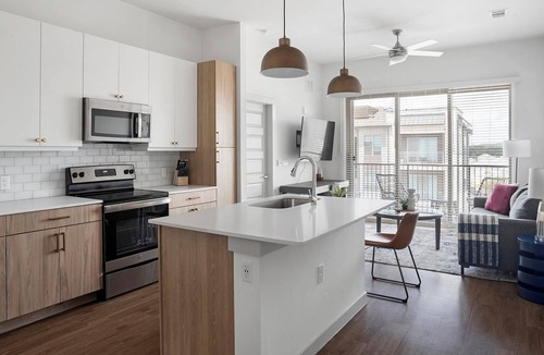 Austin Apartment | Landing | Beautiful 1BD, Clubhouse, Gym
