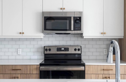 Austin Apartment | Landing | Beautiful 1BD, Clubhouse, Gym