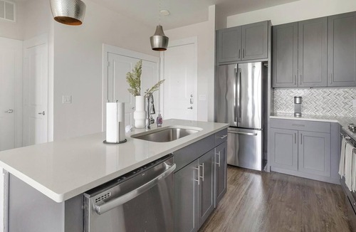 Old East Dallas Apartment | Landing | Beautiful 1BD, Clubhouse, Gym