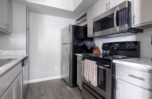 Briarforest Apartment | Landing | Beautiful 1BD, Pool, Gym