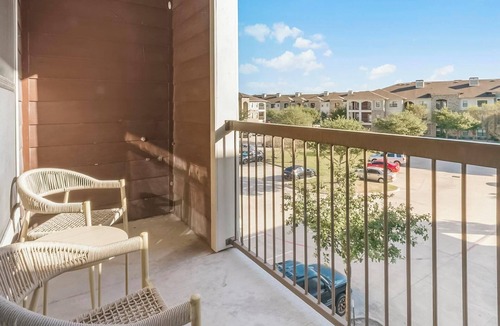 George Bush Park/Eldridge Apartment | Landing | Beautiful 1BD, Pool, Gym