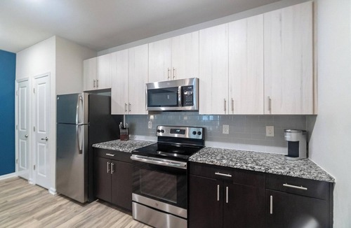 Charlotte Apartment | Landing | Beautiful 1BD, Gym, Clubhouse