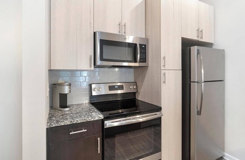 Charlotte Apartment | Landing | Beautiful 1BD, Gym, Clubhouse