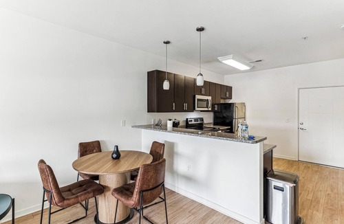 Eden Apartment | Landing | Beautiful 1BD, Clubhouse, Pool