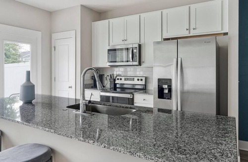 Summerville Apartment | Landing | Beautiful 3BD, Gym, Yoga Studio